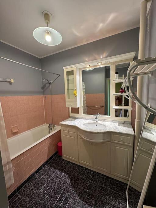 Apartment Calme Proche De La Avec Parking Villers-sur-Mer