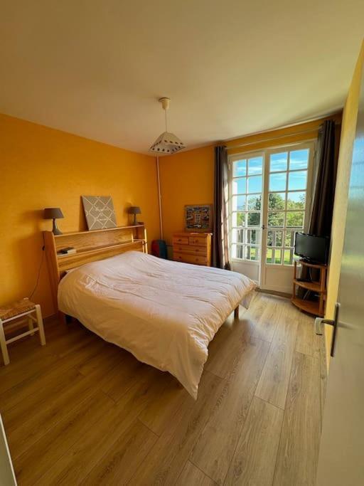 Calme Proche De La Avec Parking Apartment